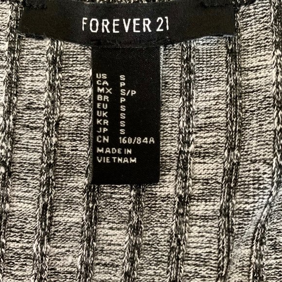 Forever 21 crop top - Picture 3 of 3